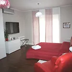 Domus Yenne Suites