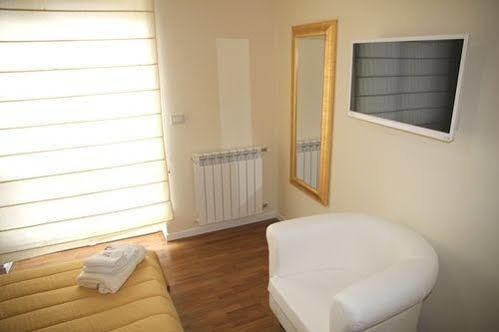 Domus Yenne Apartment
